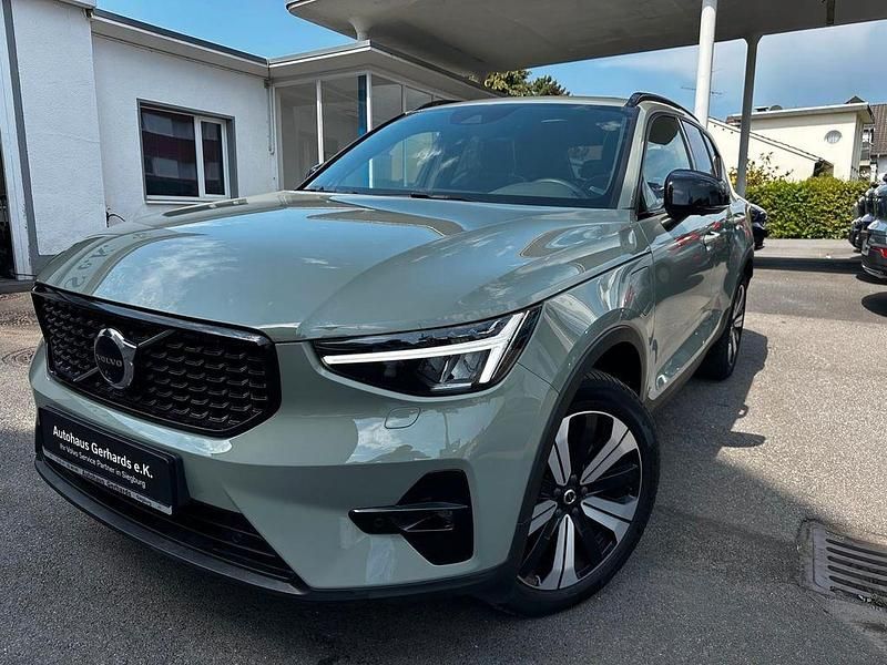 Grün Gebraucht 2023 Volvo XC40 Ultimate SUV | 37.888 € (Teuer) - Bild 1/4