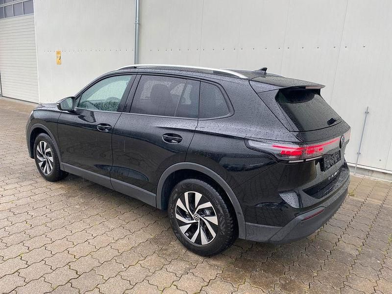 Gebraucht VW Tiguan S 150 PS (110 kW) 2025 Schwarz SUV