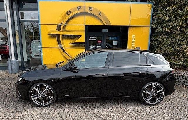 Używany Opel Astra Ultimate 150 KM (110 kW) 2022 Czarny Sedan/Limuzyna