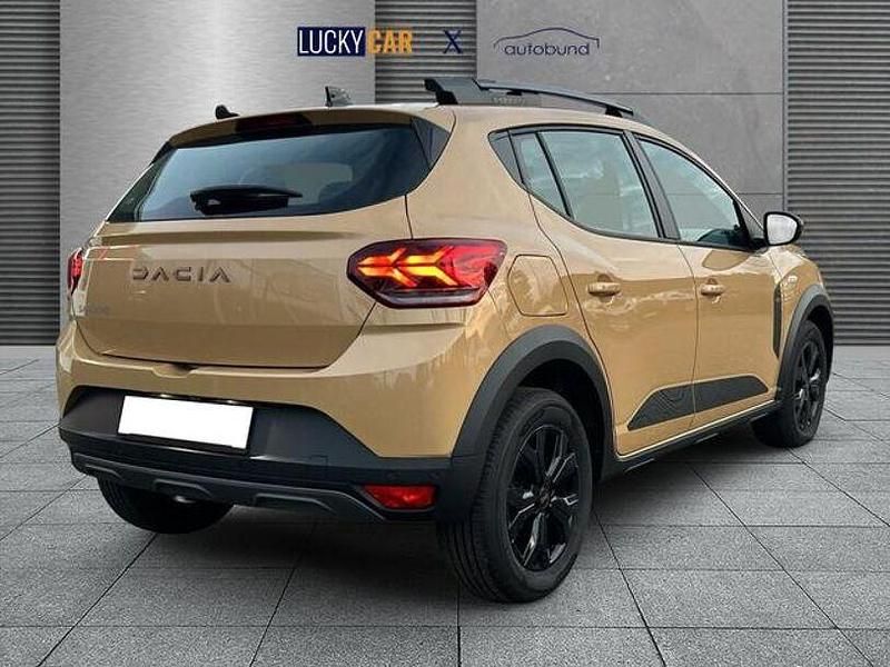 Neu Dacia Sandero Stepway 110 PS (80 kW) 2025 Beige SUV