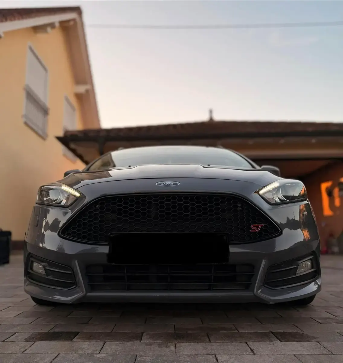 Gebraucht Ford Focus ST 182 PS (133 kW) 2015 Grau Kombi
