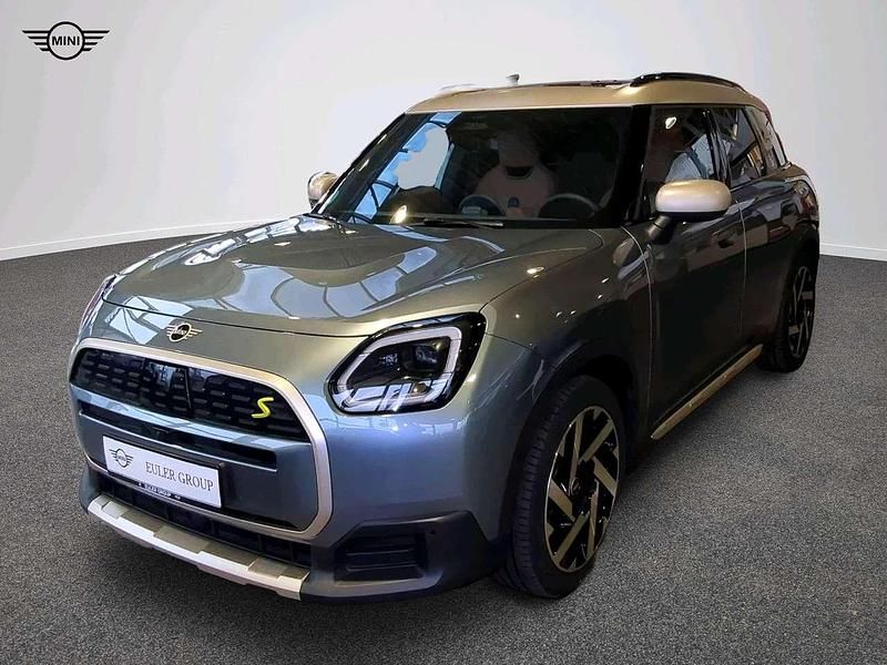 Grün Gebraucht 2025 Mini Countryman Favoured SUV | 47.487 € (Teuer) - Bild 1/4