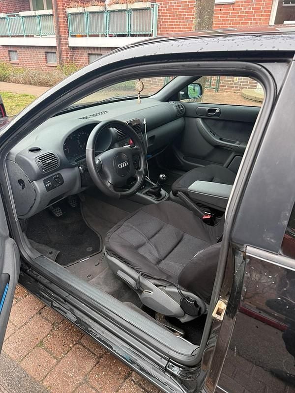 Gebraucht Audi A3 101 PS (74 kW) 1998 Schwarz Kleinwagen
