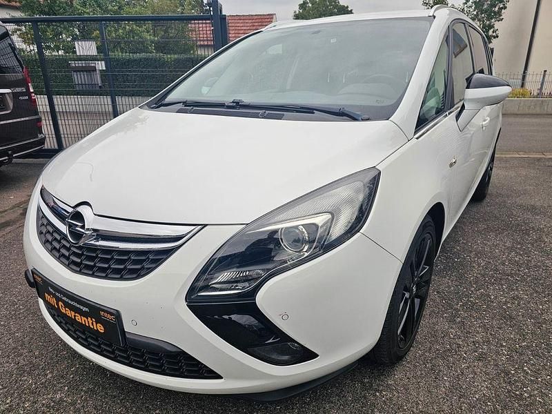Weiß Gebraucht 2013 Opel Zafira Tourer Sport Van / Kleinbus | 7.499 € (Guter Preis) - Bild 1/4