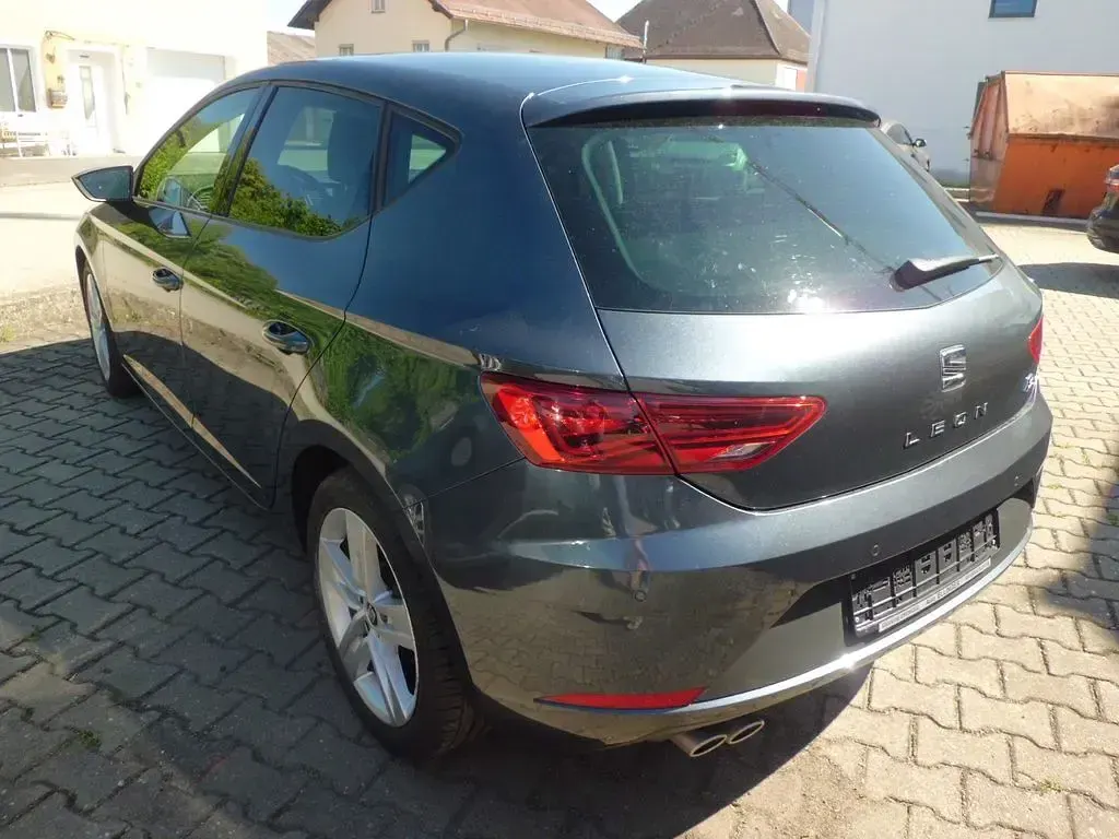 Gebraucht Seat Leon FR 131 PS (96 kW) 2019 Grau Limousine
