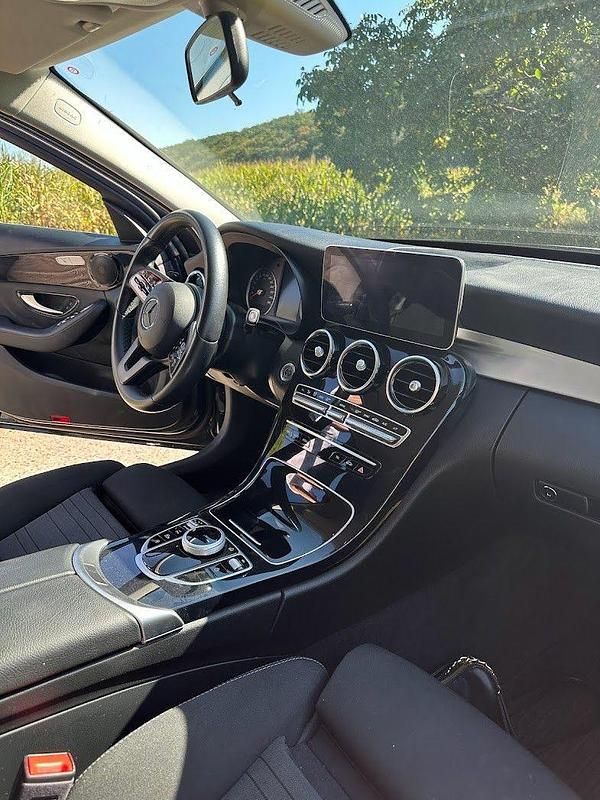 Gebraucht Mercedes C200 160 PS (117 kW) 2019 Schwarz Kombi