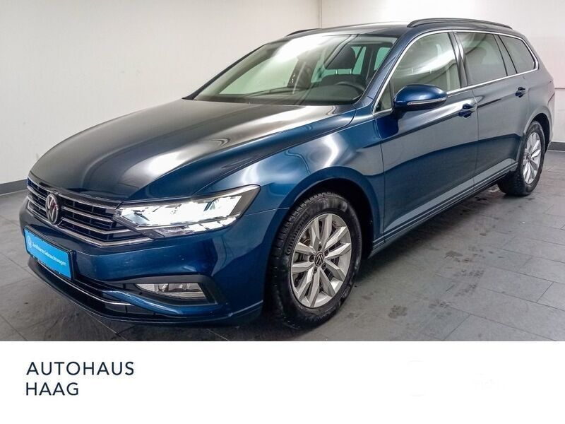 Aquamarinblau metallic Gebraucht 2024 VW Passat Business Kombi | 26.900 € (Superpreis) - Bild 1/4