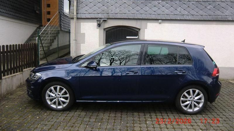 Gebraucht VW Golf VII Life 150 PS (110 kW) 2019 Blau Limousine
