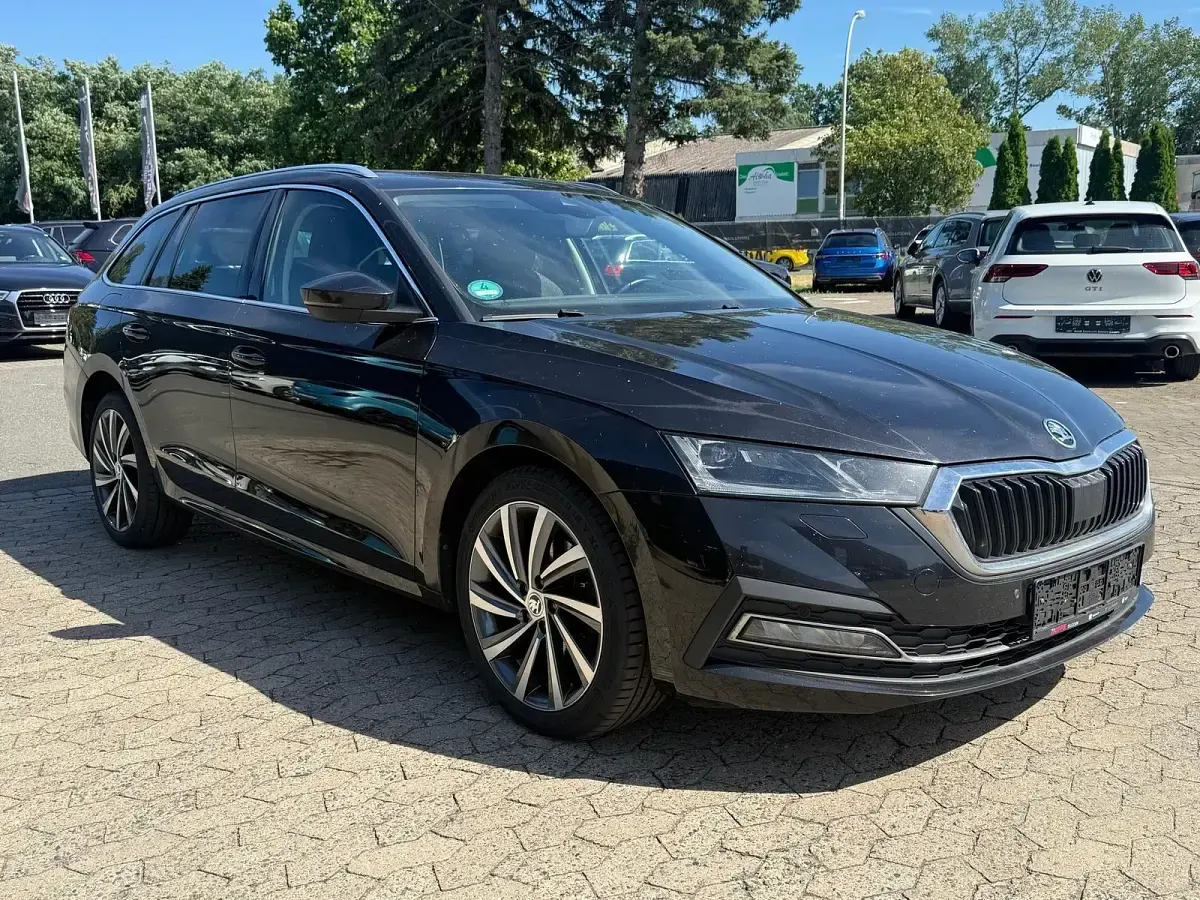 Gebraucht Skoda Octavia Style 204 PS (150 kW) 2023 Schwarz Limousine