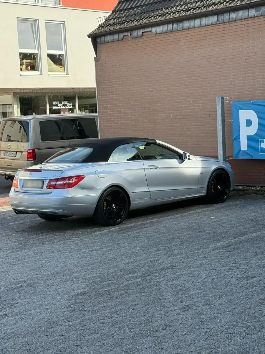 Gebraucht Mercedes E250 204 PS (150 kW) 2010 Silber Cabrio