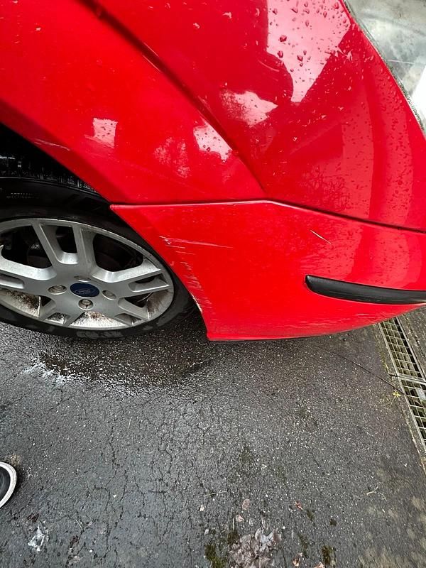 Gebraucht Ford Focus 130 PS (95 kW) 2004 Rot Limousine