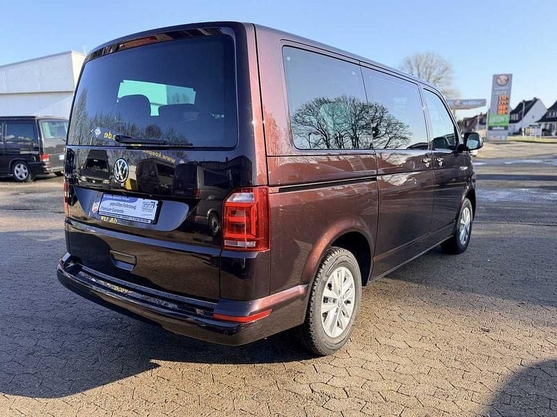 Gebraucht VW Multivan 150 PS (110 kW) 2017 Violett Van / Kleinbus