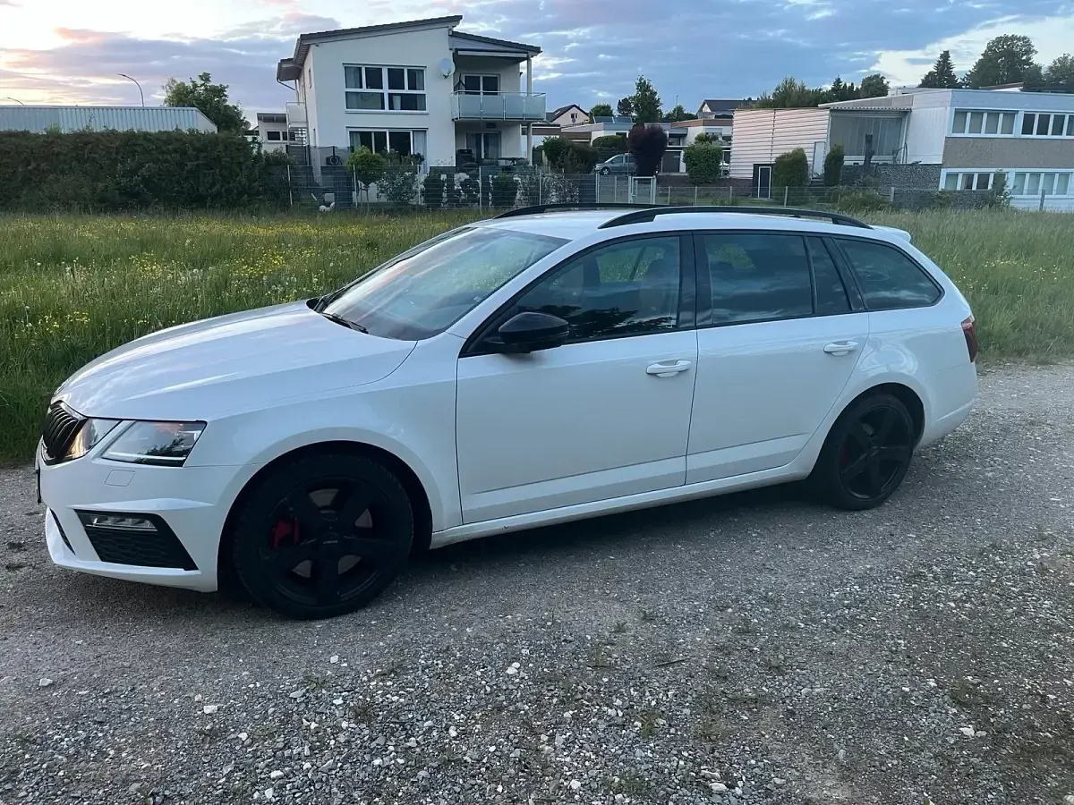Gebraucht Skoda Octavia vRS 230 PS (169 kW) 2017 Weiß Kombi