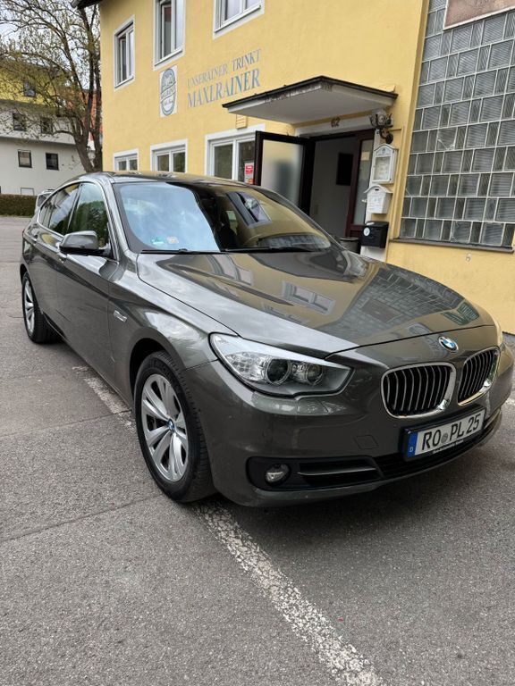 Grau Gebraucht 2016 BMW 530 Gran Turismo Limousine | 22.900 € (Guter Preis) - Bild 1/4