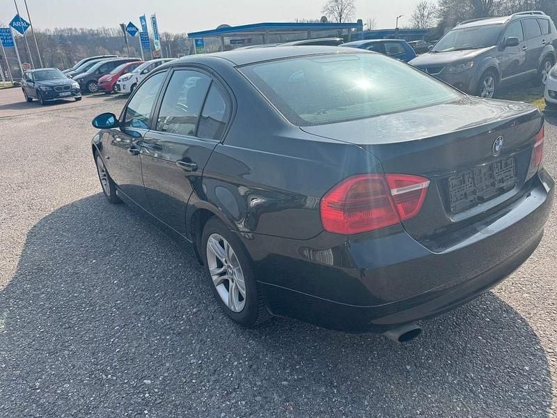 Gebraucht BMW 320 Sport Line 170 PS (125 kW) 2008 Schwarz Limousine