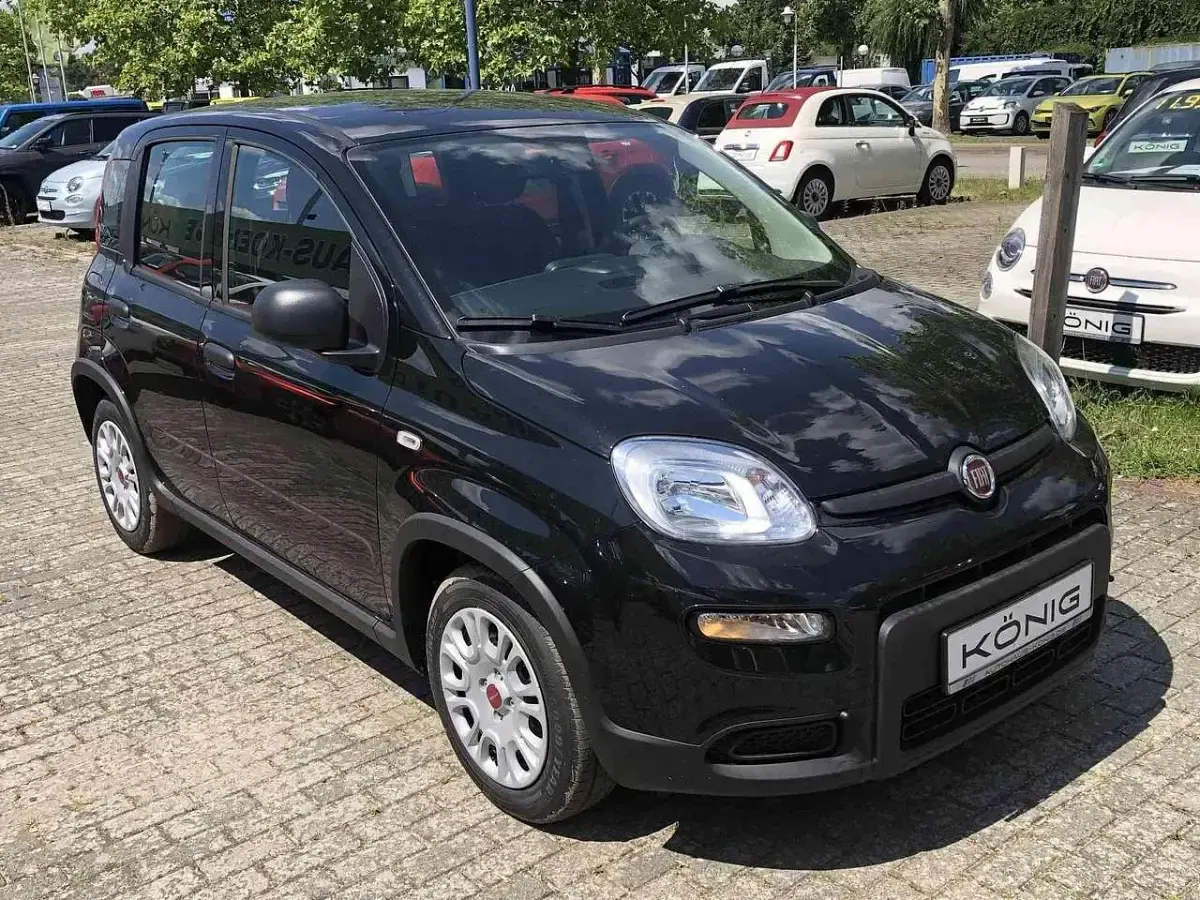 Gebraucht Fiat Panda 69 PS (50 kW) 2024 Cinema schwarz Kleinwagen