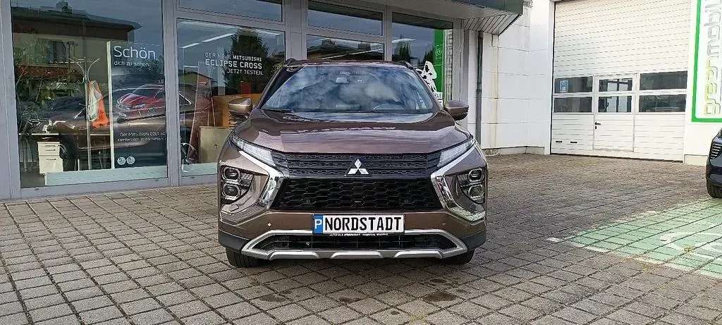 Gebraucht Mitsubishi Eclipse Cross Plus 188 PS (138 kW) 2024 Braun SUV
