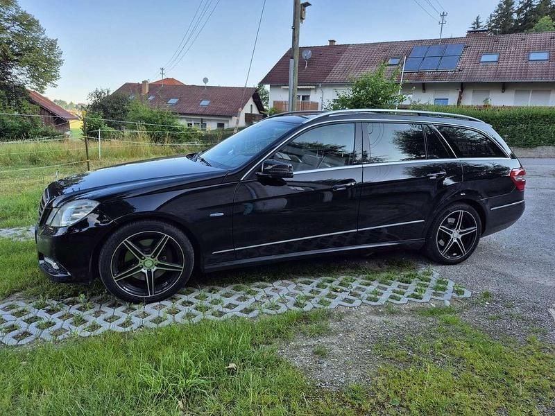 Gebraucht Mercedes E350 Avantgarde 231 PS (169 kW) 2009 Schwarz Kombi
