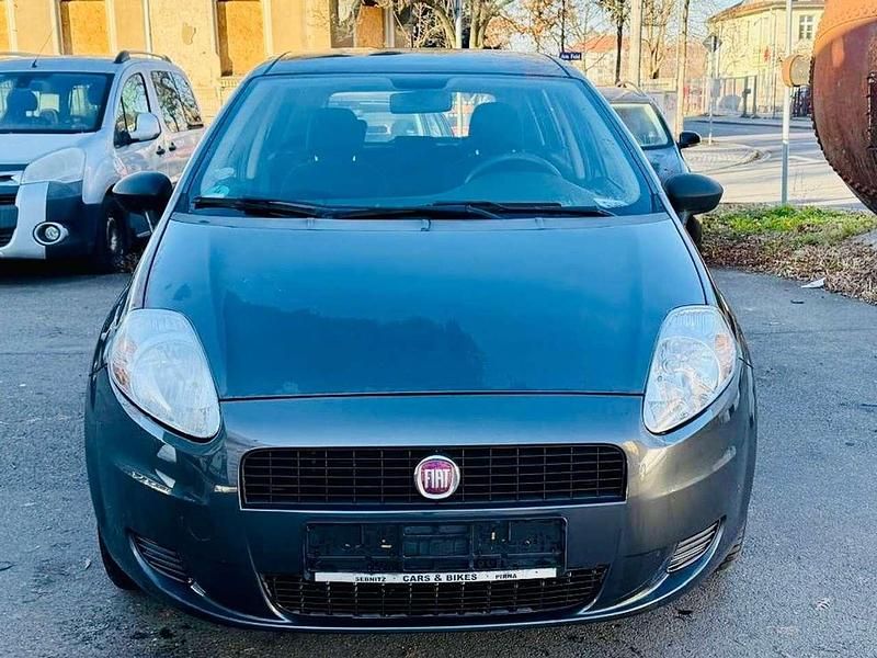 Gebraucht Fiat Grande Punto 77 PS (56 kW) 2012 Grau Kleinwagen