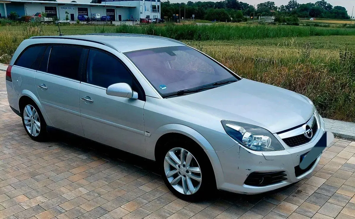 Gebraucht Opel Vectra Sport 184 PS (135 kW) 2008 Silber Kombi