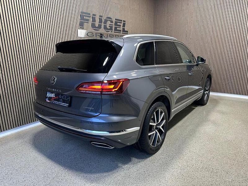 Gebraucht VW Touareg 381 PS (280 kW) 2021 Siliziumgrau metallic SUV