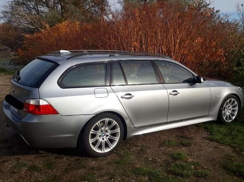 Gebraucht BMW 550 367 PS (269 kW) 2006 Grau Kombi
