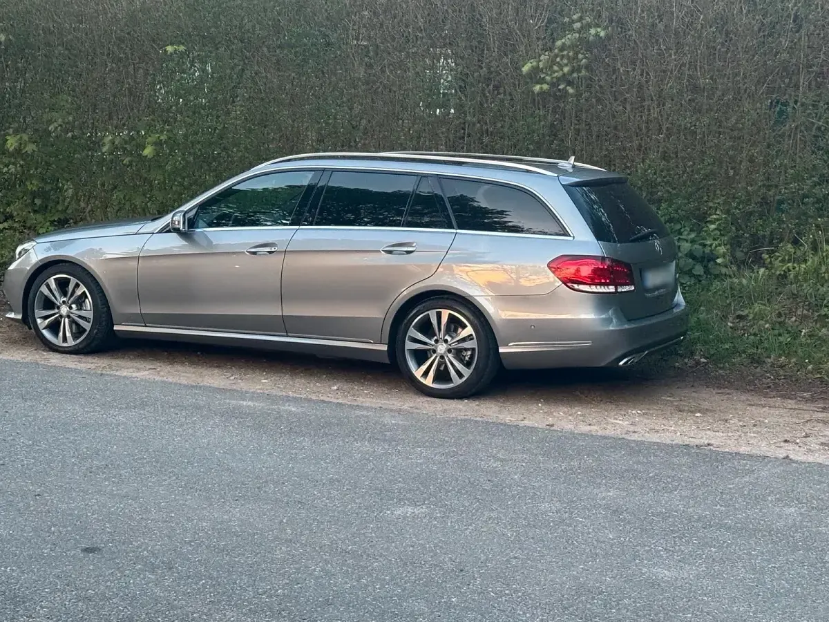 Second-hand Mercedes E300 Avantgarde 231 CP (169 kW) 2014 Gri Break