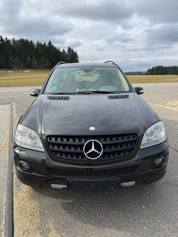 Gebraucht Mercedes ML280 190 PS (139 kW) 2009 Schwarz SUV