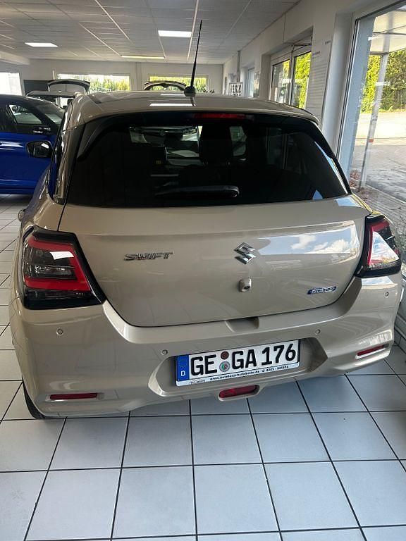 Neu Suzuki Swift Comfort 83 PS (61 kW) 2025 Beige Kleinwagen