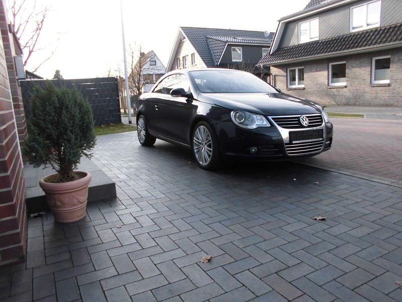 Usado VW Eos 160 HP (117 kW) 2008 Azul Cabrios