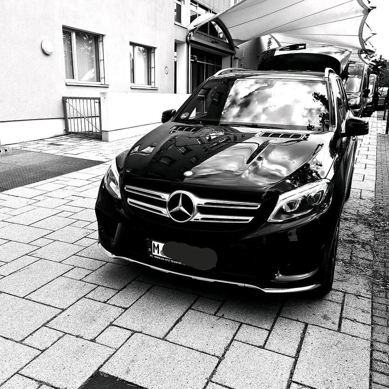 Schwarz Gebraucht 2016 Mercedes GLE350 AMG SUV | 23.000 € (Superpreis) - Bild 1/4