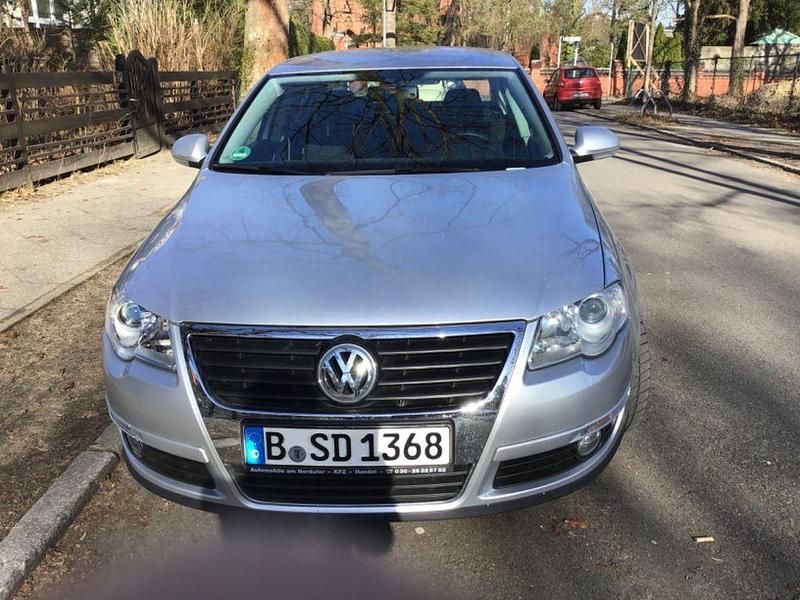 Gebraucht VW Passat Comfortline 160 PS (117 kW) 2010 Silber Limousine