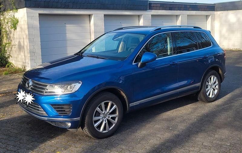 Gebraucht VW Touareg 262 PS (192 kW) 2016 Blau SUV