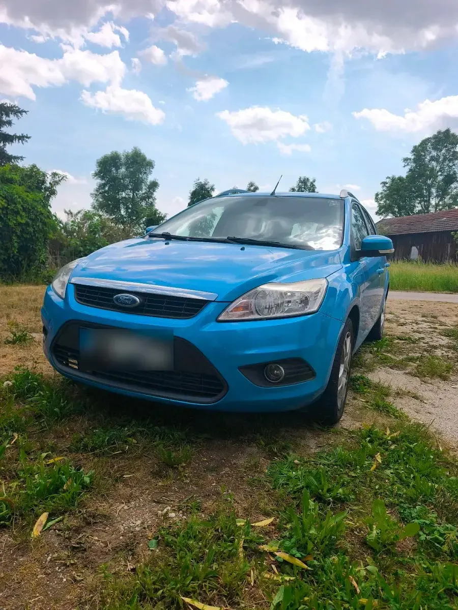 Gebraucht Ford Focus Titanium 109 PS (80 kW) 2010 Blau Kombi