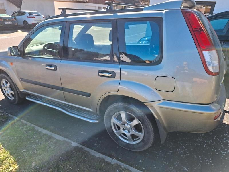 Gebraucht Nissan X-Trail 140 PS (102 kW) 2002 Silber SUV