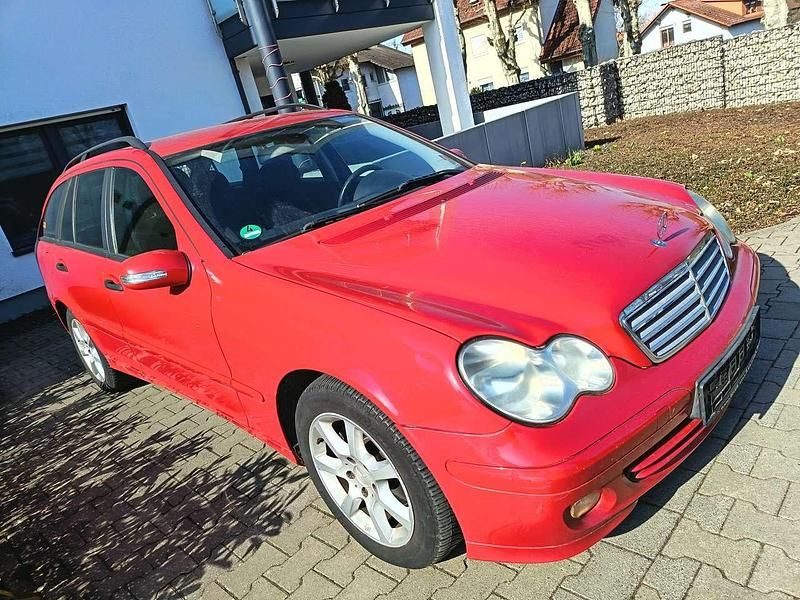 Gebraucht Mercedes C180 143 PS (105 kW) 2005 Feueropal  unilack Kombi