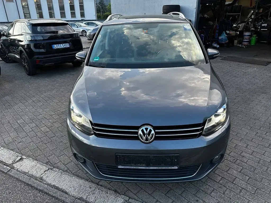 Gebraucht VW Touran Life 150 PS (110 kW) 2013 Grau Van / Kleinbus