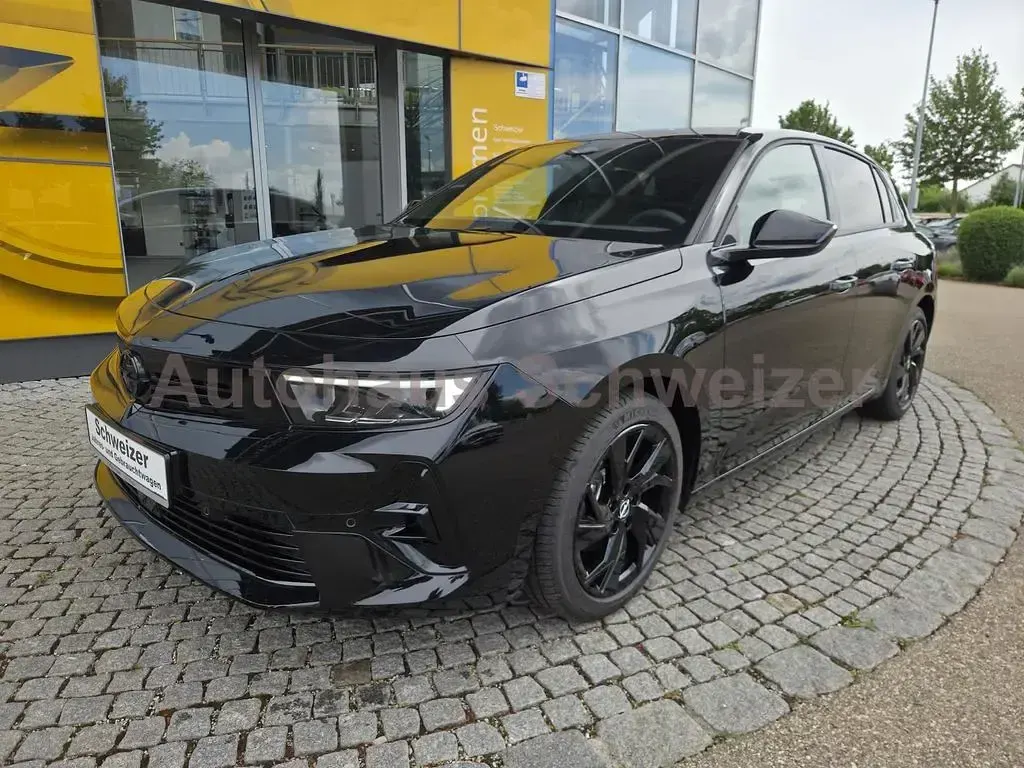 Neu Opel Astra 131 PS (96 kW) 2025 Lackierung schwarz perla nera/ Kleinwagen