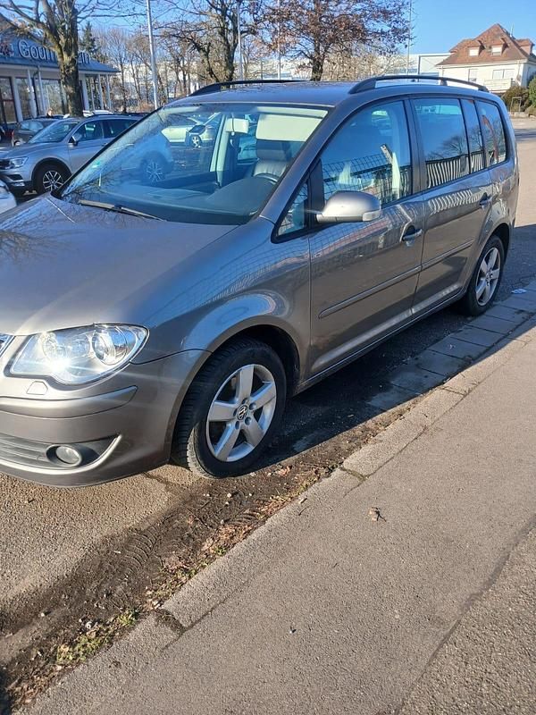 Gebraucht VW Touran 140 PS (102 kW) 2007 Silber Van / Kleinbus