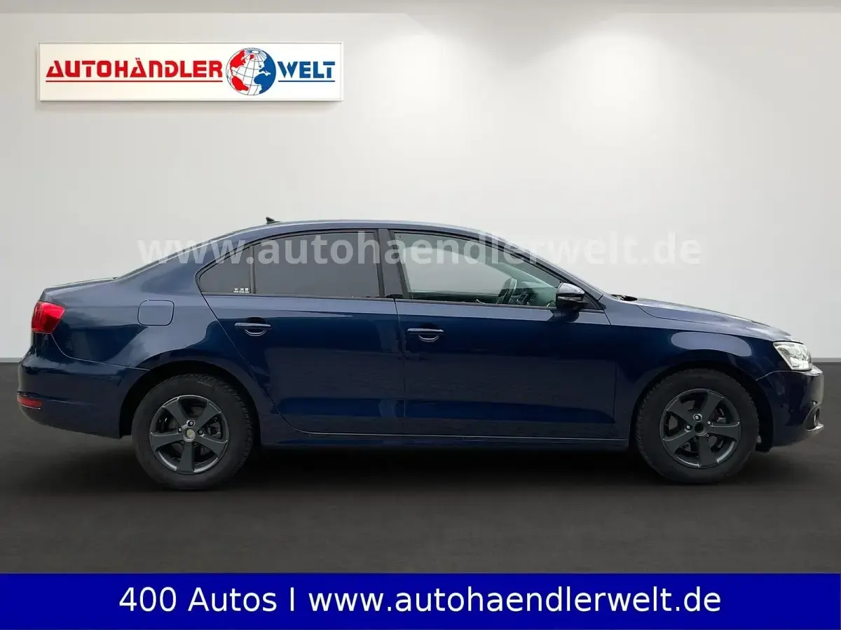 Gebraucht VW Jetta Highline 105 PS (77 kW) 2012 Blau Limousine