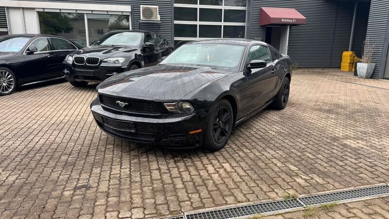 Schwarz Gebraucht 2010 Ford Mustang Coupé | 14.000 € (Fairer Preis) - Bild 1/4