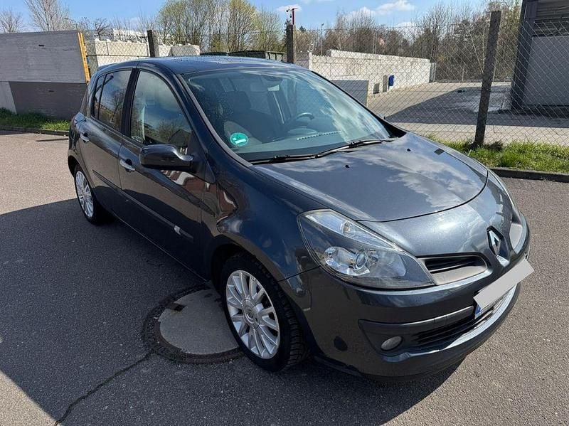 Gebraucht Renault Clio III Dynamique 111 PS (81 kW) 2005 Grau Limousine