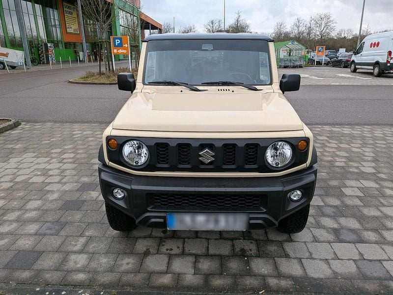 Beige Gebraucht 2023 Suzuki Jimny SUV | 29.999 € (Guter Preis) - Bild 1/4