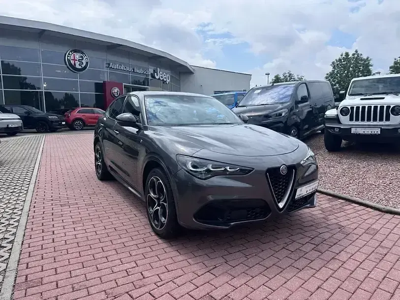 Gebraucht Alfa Romeo Stelvio Ti 209 PS (153 kW) 2023 Grau SUV