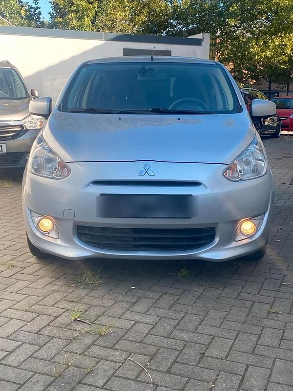 Silber Gebraucht 2013 Mitsubishi Space Star Kleinwagen | 3.999 € (Fairer Preis) - Bild 1/4