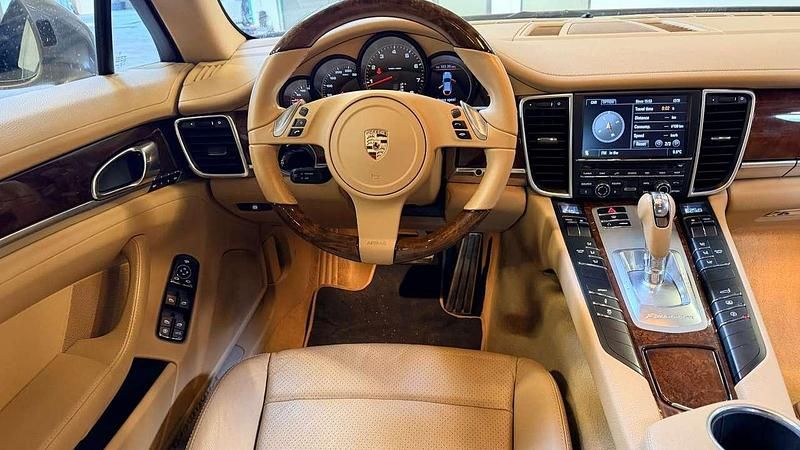 Gebraucht Porsche Panamera 299 PS (219 kW) 2011 Braun Kleinwagen