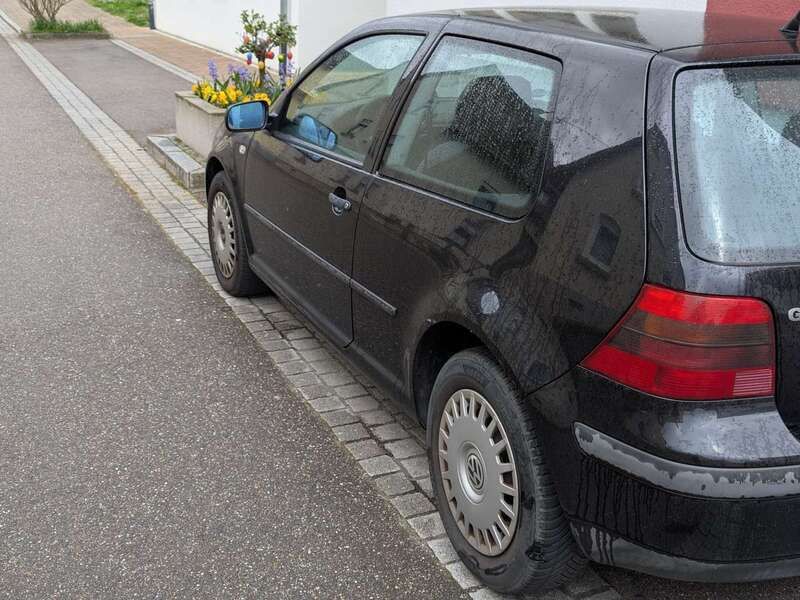Schwarz Gebraucht 2007 VW Golf V Trendline Limousine | 1.400 € (Superpreis) - Bild 1/4
