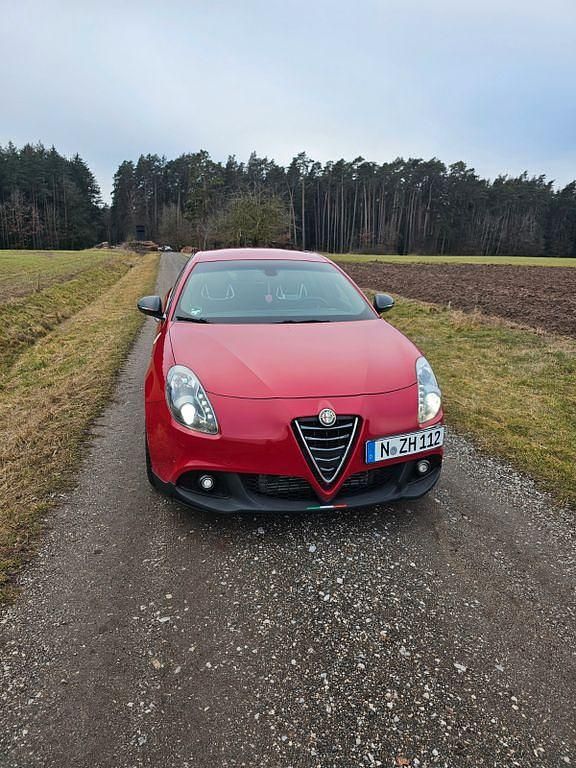 Gebraucht Alfa Romeo Giulietta Veloce 241 PS (177 kW) 2015 Rot Kleinwagen