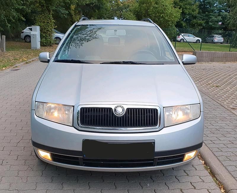 Silber Gebraucht 2003 Skoda Fabia Kombi | 999 € (Fairer Preis) - Bild 1/4