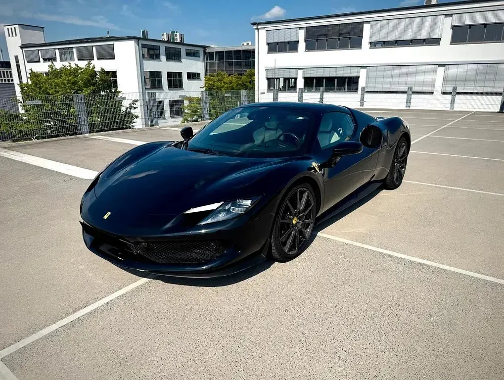 Gebraucht Ferrari 296 829 PS (609 kW) 2023 Schwarz Cabrio